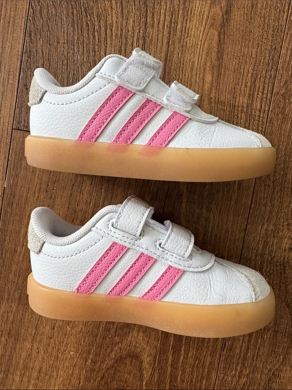 Adidas toddler court sneakers, pink and white, size 6 - Picture 5 of 8
